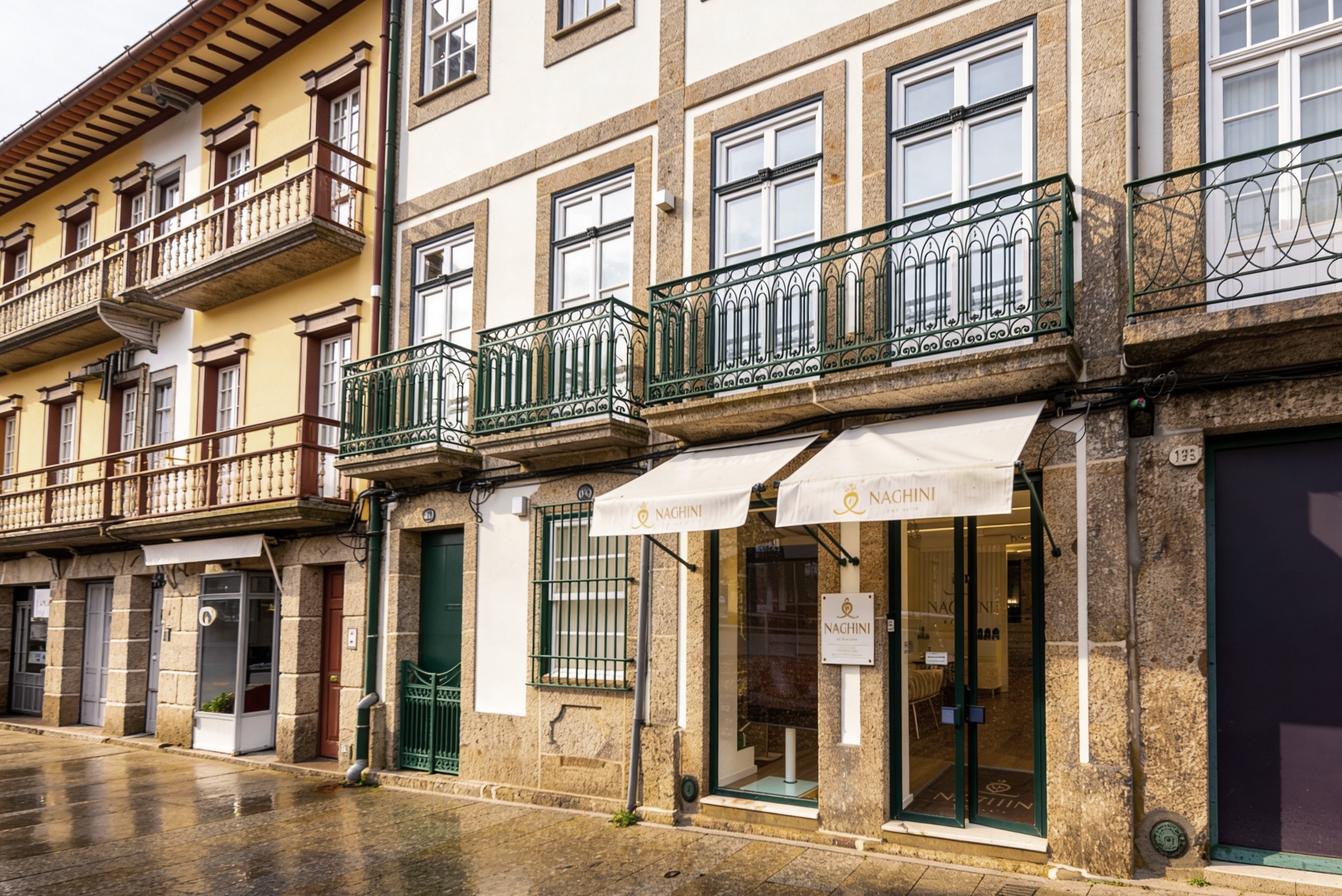 Entrada da Naghini Clinic em Guimarães